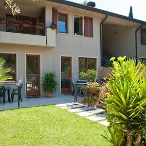 Apartment Casa Facchinetti Yellow, Malcesine
